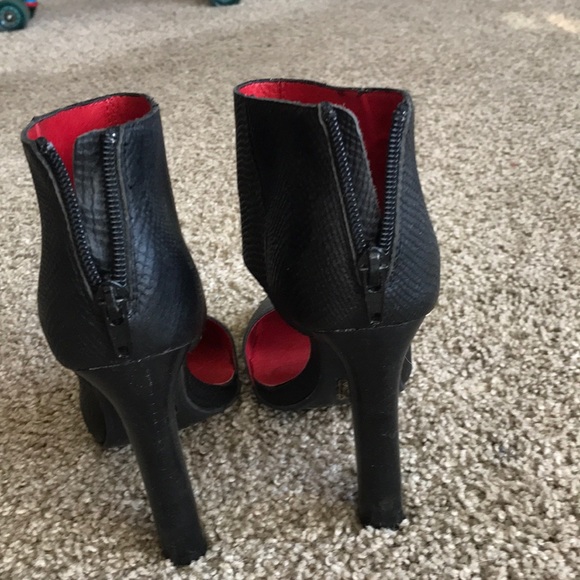 Heels - Picture 6 of 6